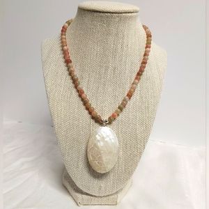 Peruvian pink opal rounds with MOP pendant